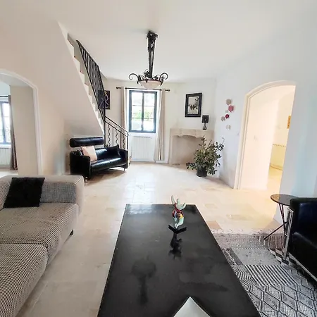 Spacieuse A 5 Min A Pieds Du Centre D'uzes Villa *