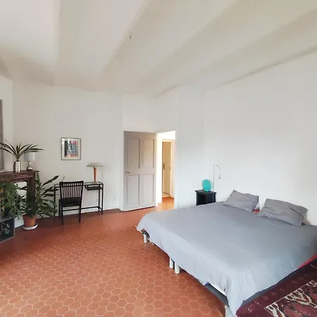 Spacieuse A 5 Min A Pieds Du Centre D'uzes 别墅 *