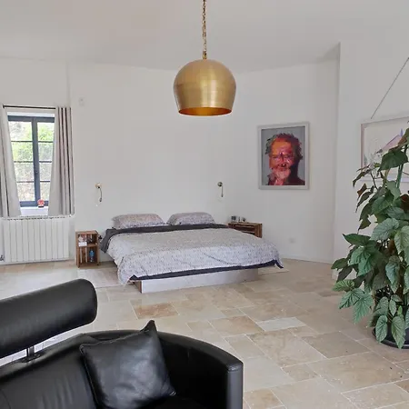 Spacieuse A 5 Min A Pieds Du Centre D'uzes *