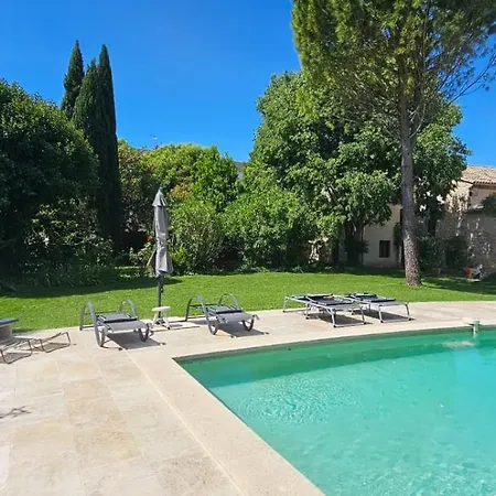 Spacieuse A 5 Min A Pieds Du Centre D'uzes 别墅 *